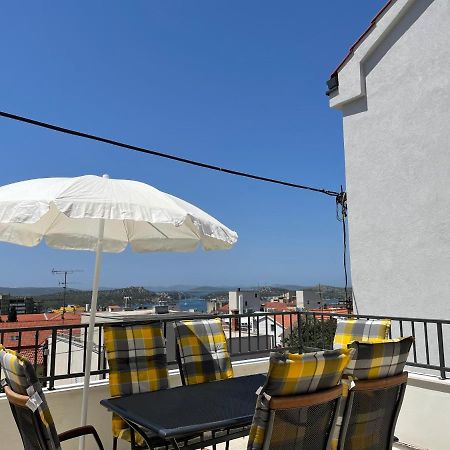 Apartment Simaris - Spacious With Terrace And Sea View Šibenik Eksteriør billede