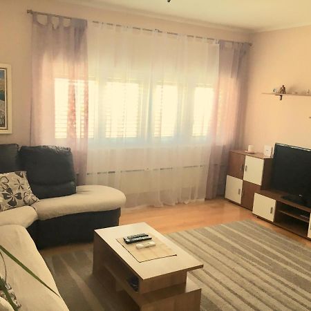 Apartment Simaris - Spacious With Terrace And Sea View Šibenik Eksteriør billede