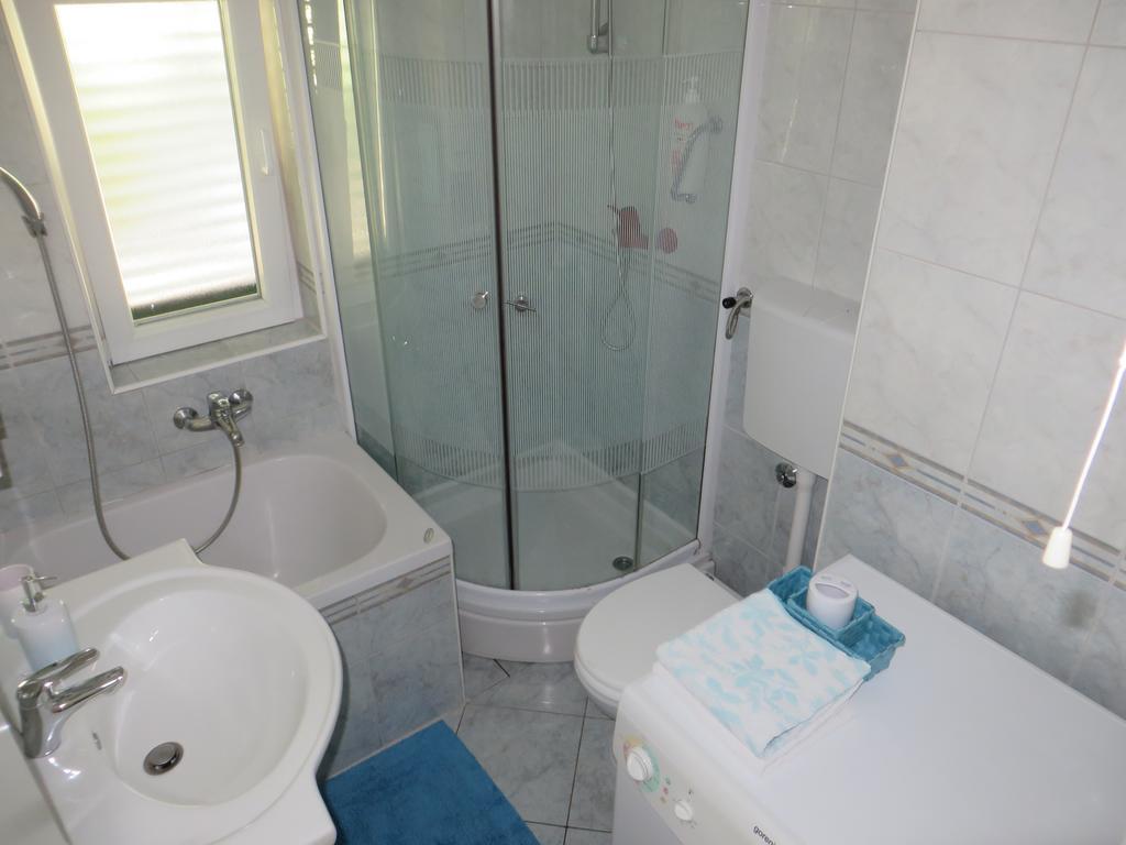 Apartment Simaris - Spacious With Terrace And Sea View Šibenik Eksteriør billede
